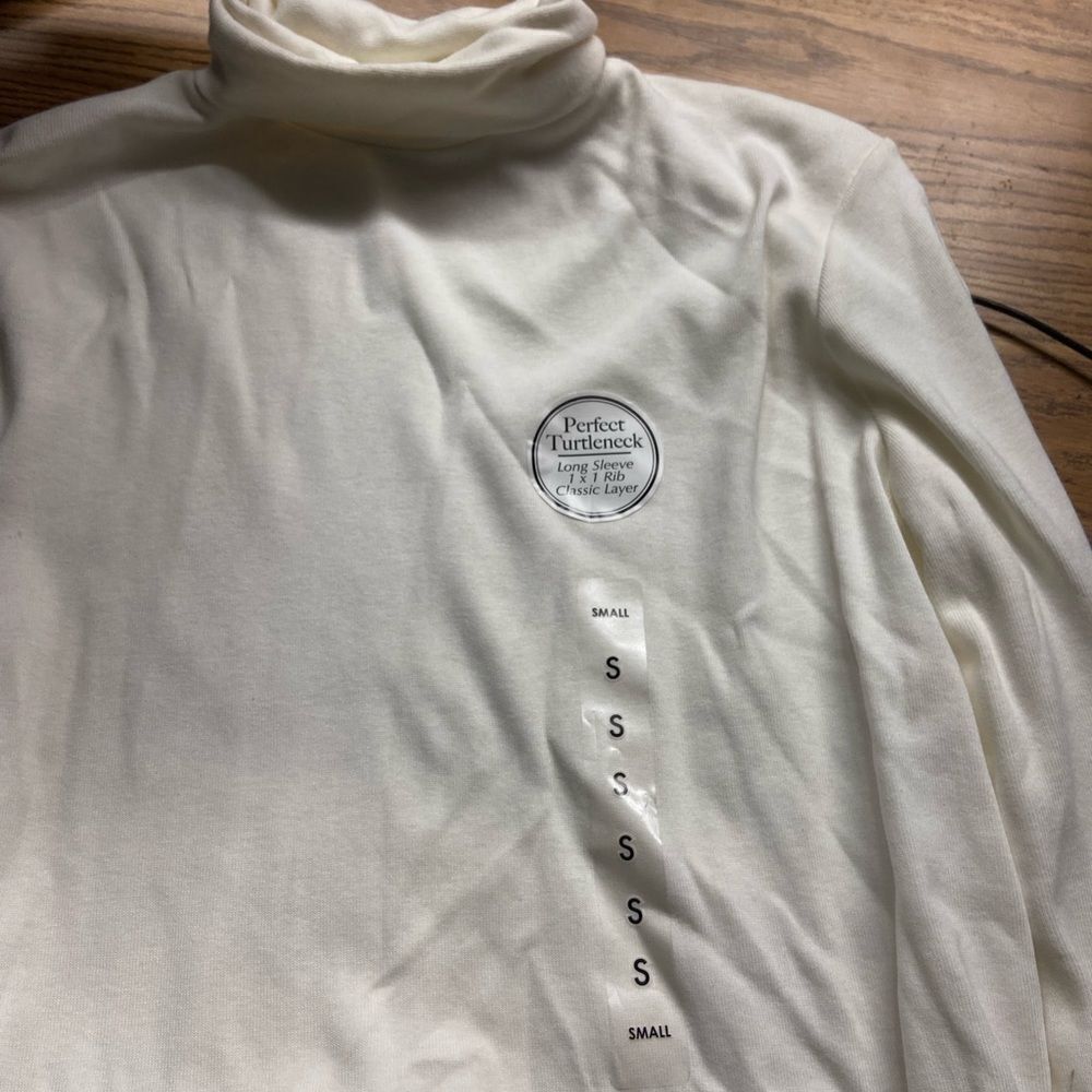 Kim Rogers size small turtle neck casual fit new with tags see pics